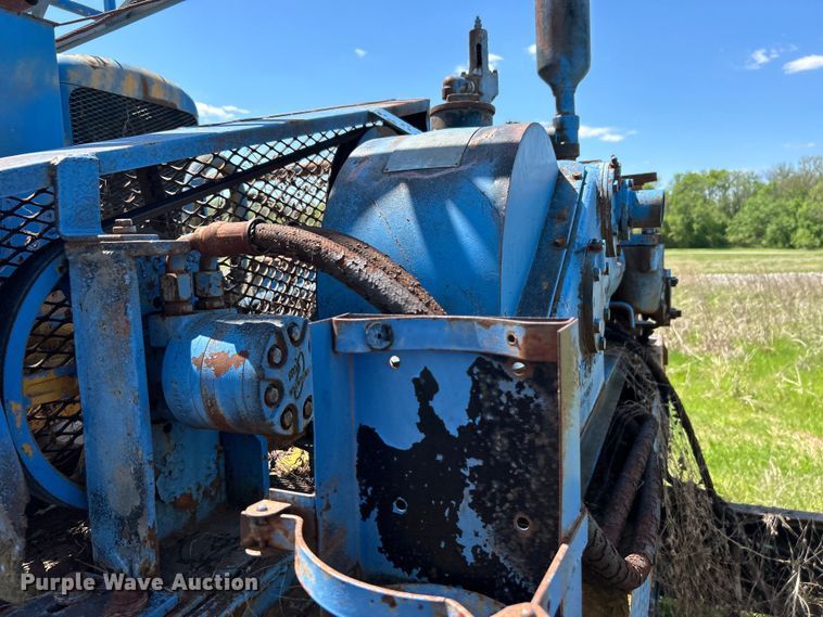 image for item DO1085 1992 International  4900 drilling rig truck