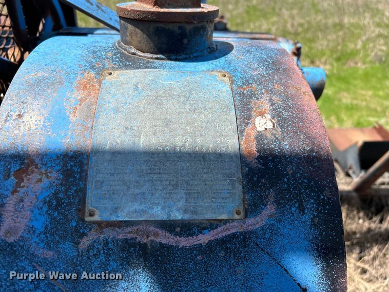 image for item DO1085 1992 International  4900 drilling rig truck