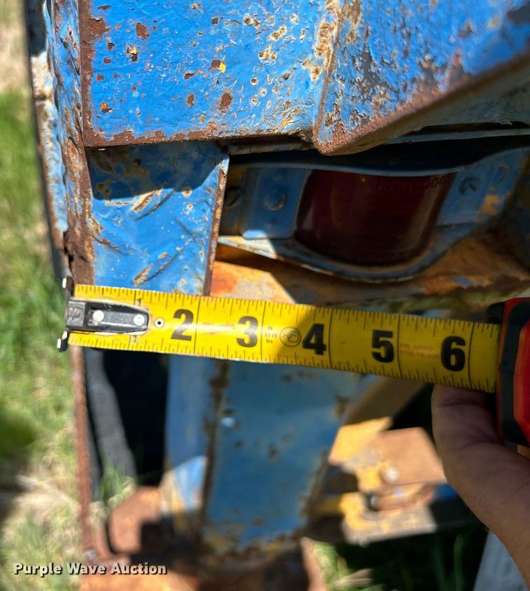 image for item DO1085 1992 International  4900 drilling rig truck