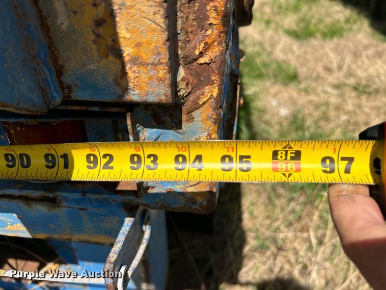 image for item DO1085 1992 International  4900 drilling rig truck