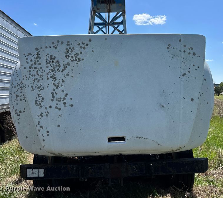 image for item DO1085 1992 International  4900 drilling rig truck