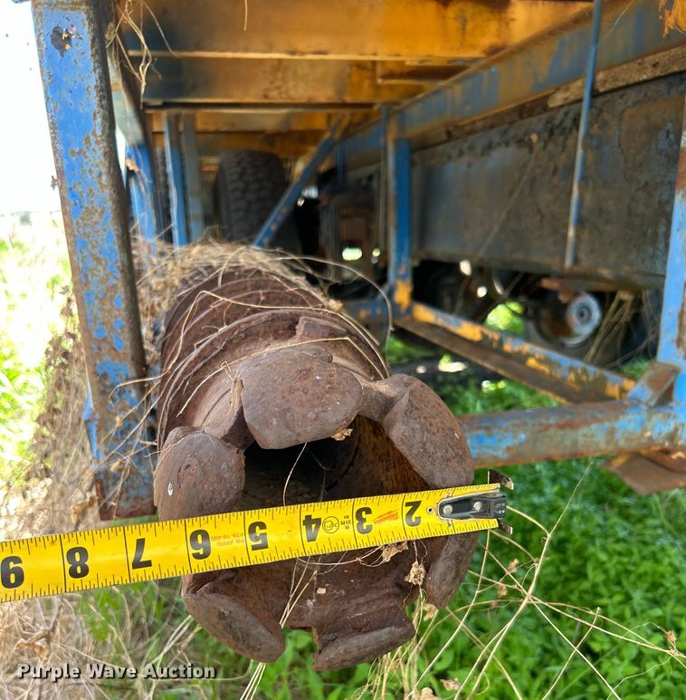 image for item DO1085 1992 International  4900 drilling rig truck