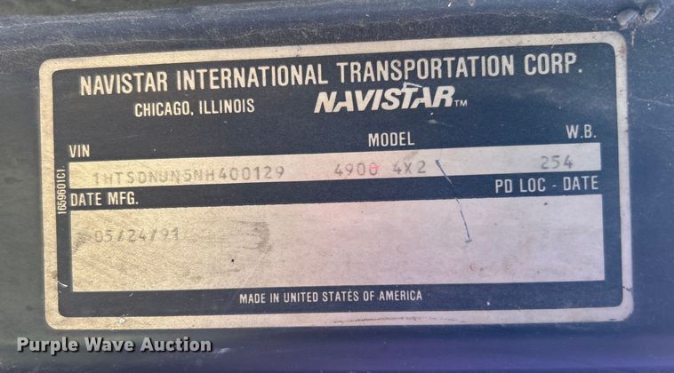 image for item DO1085 1992 International  4900 drilling rig truck