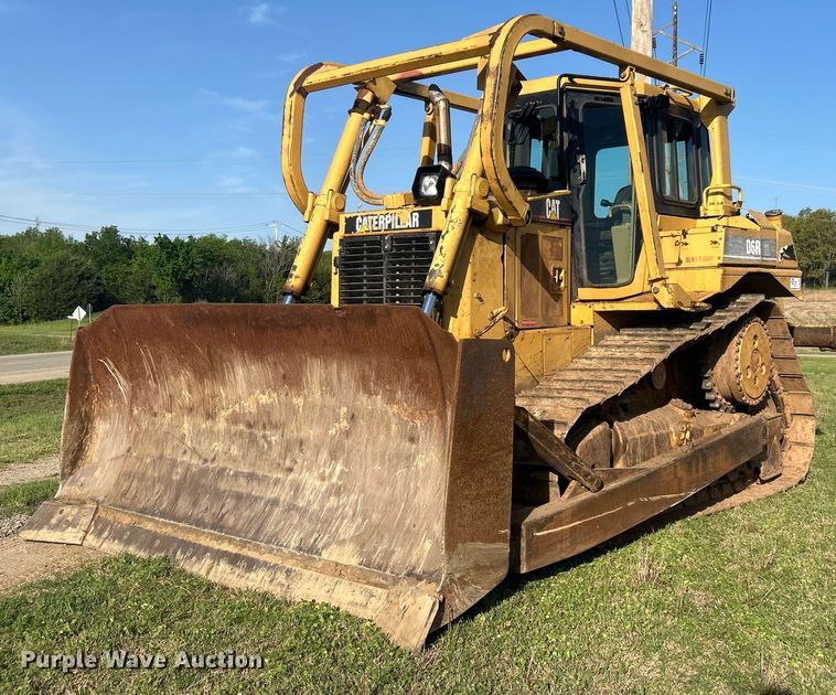 image for item DO1098 1996 Caterpillar  D6R XL dozer