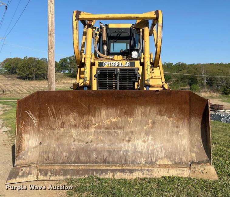 image for item DO1098 1996 Caterpillar  D6R XL dozer