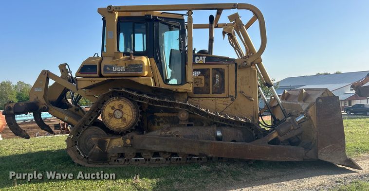 image for item DO1098 1996 Caterpillar  D6R XL dozer