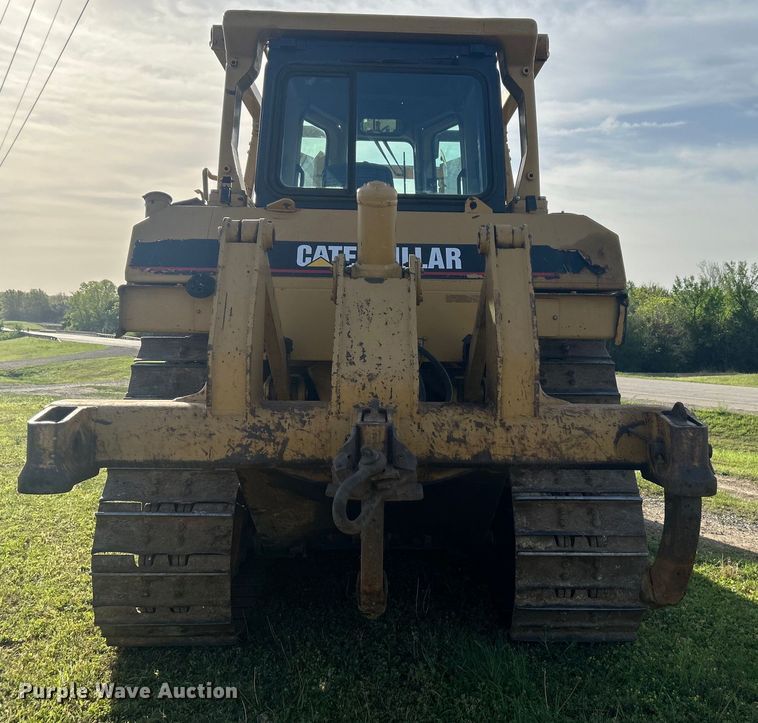 image for item DO1098 1996 Caterpillar  D6R XL dozer