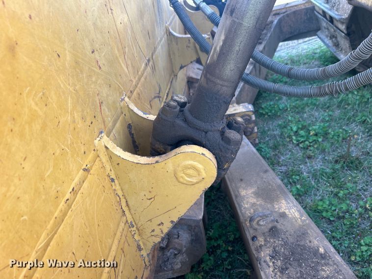 image for item DO1098 1996 Caterpillar  D6R XL dozer