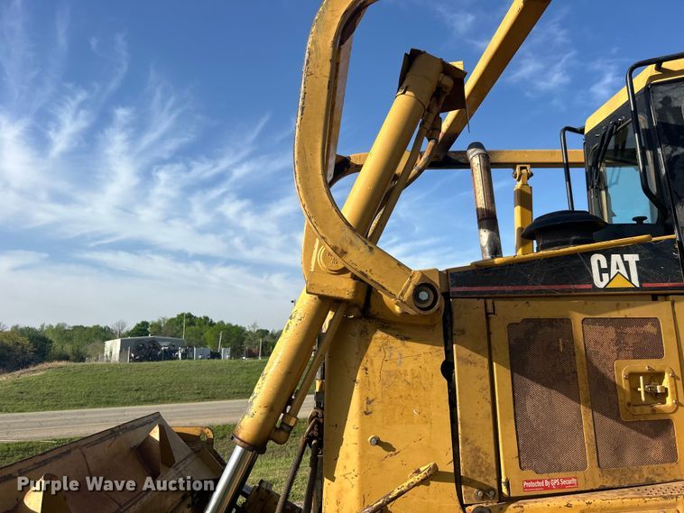 image for item DO1098 1996 Caterpillar  D6R XL dozer