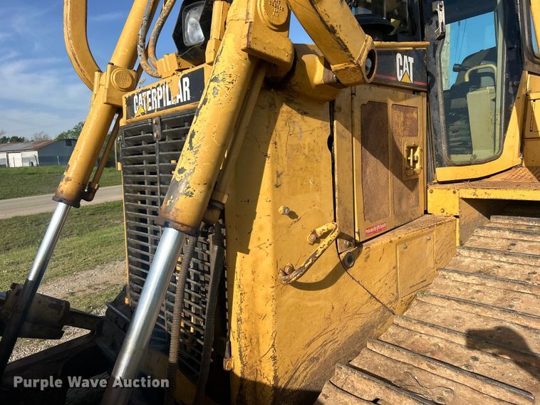 image for item DO1098 1996 Caterpillar  D6R XL dozer