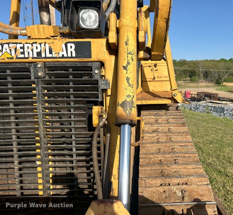 image for item DO1098 1996 Caterpillar  D6R XL dozer
