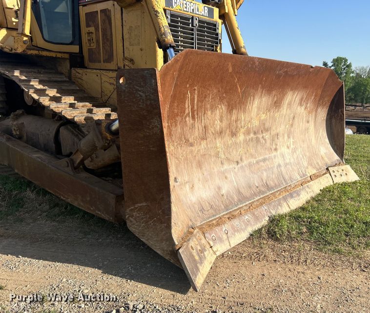 image for item DO1098 1996 Caterpillar  D6R XL dozer