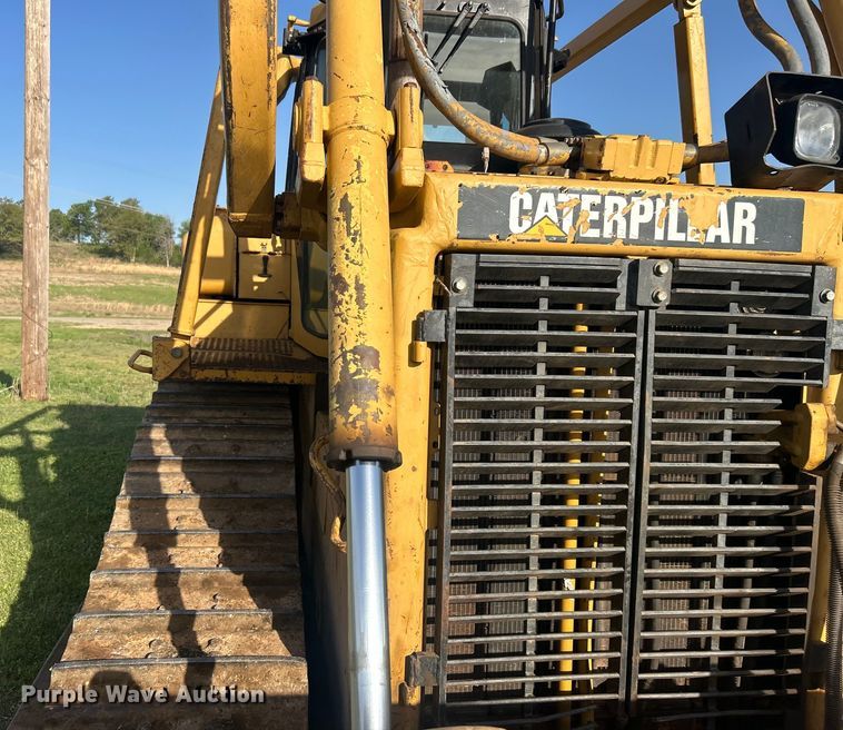 image for item DO1098 1996 Caterpillar  D6R XL dozer