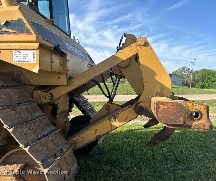 image for item DO1098 1996 Caterpillar  D6R XL dozer