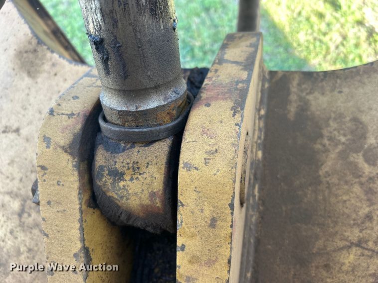 image for item DO1098 1996 Caterpillar  D6R XL dozer