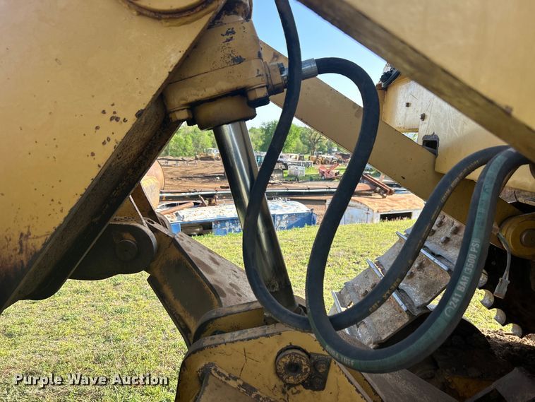 image for item DO1098 1996 Caterpillar  D6R XL dozer