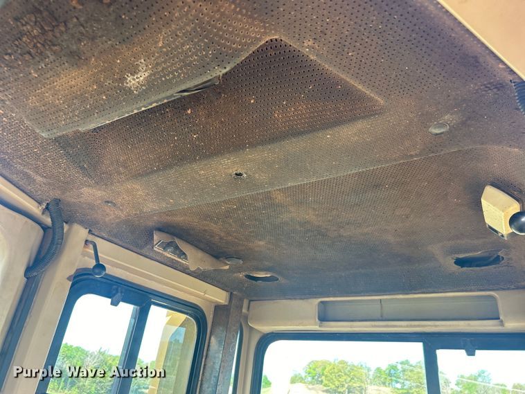 image for item DO1098 1996 Caterpillar  D6R XL dozer