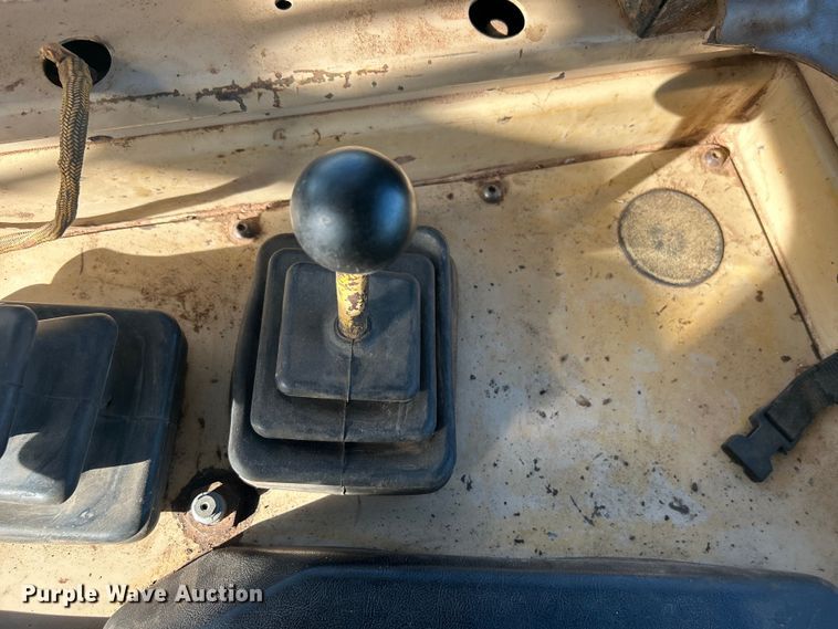 image for item DO1098 1996 Caterpillar  D6R XL dozer