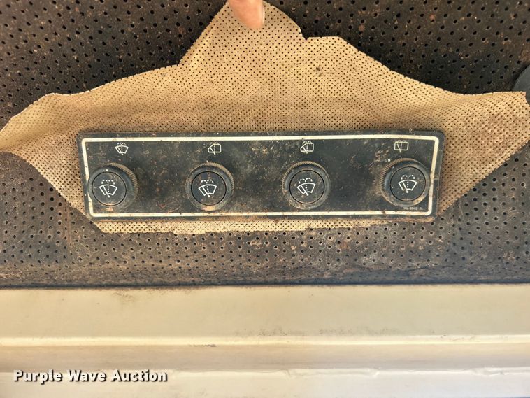 image for item DO1098 1996 Caterpillar  D6R XL dozer