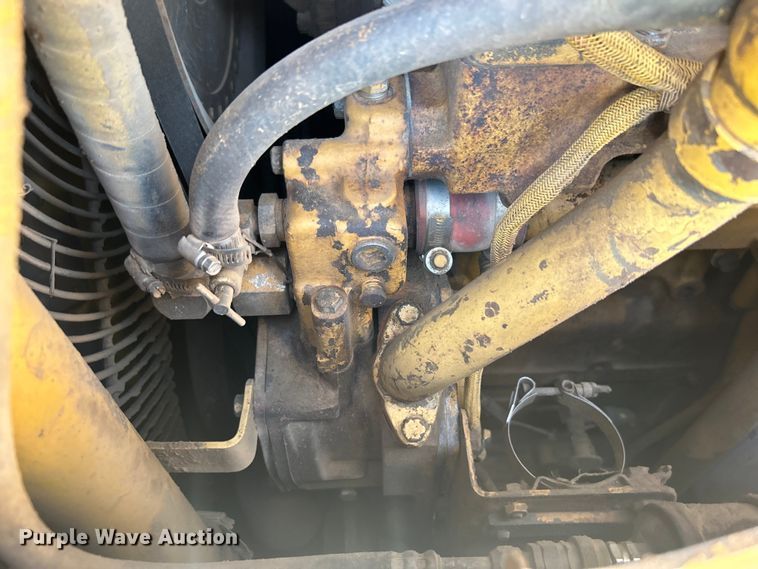 image for item DO1098 1996 Caterpillar  D6R XL dozer