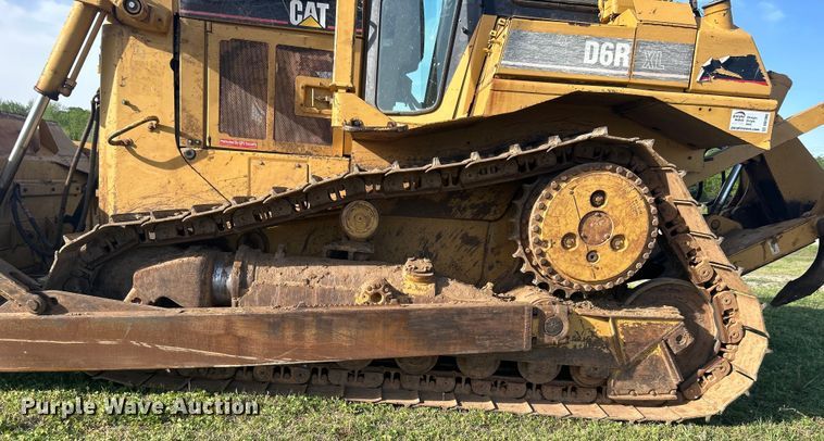 image for item DO1098 1996 Caterpillar  D6R XL dozer