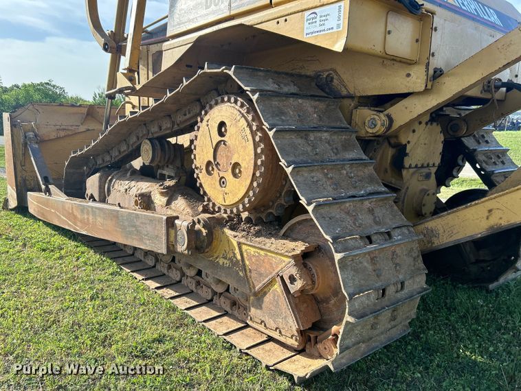 image for item DO1098 1996 Caterpillar  D6R XL dozer