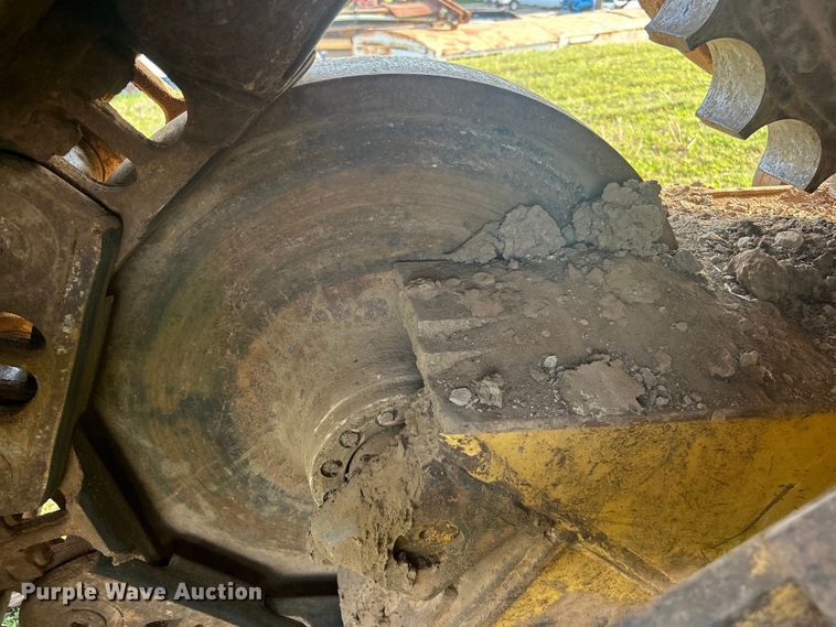 image for item DO1098 1996 Caterpillar  D6R XL dozer