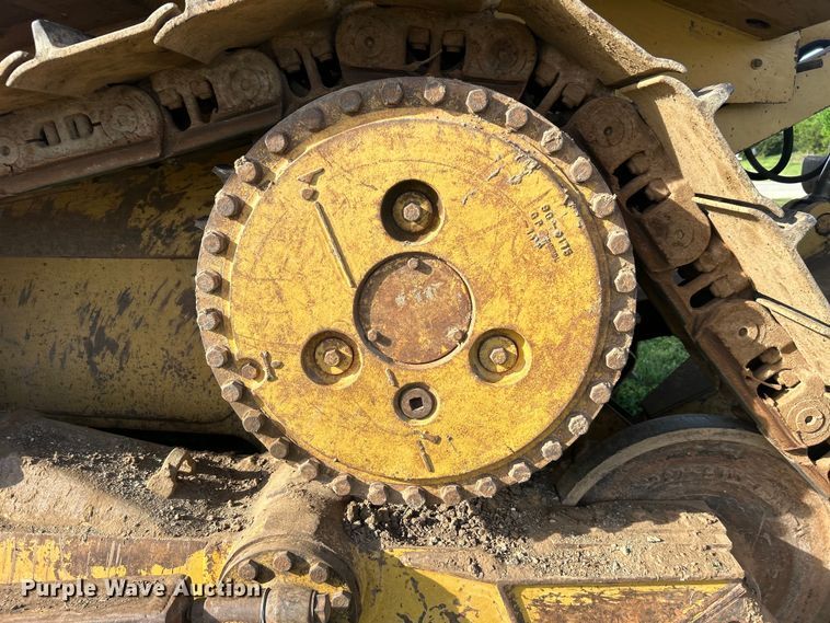 image for item DO1098 1996 Caterpillar  D6R XL dozer