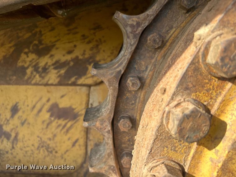 image for item DO1098 1996 Caterpillar  D6R XL dozer