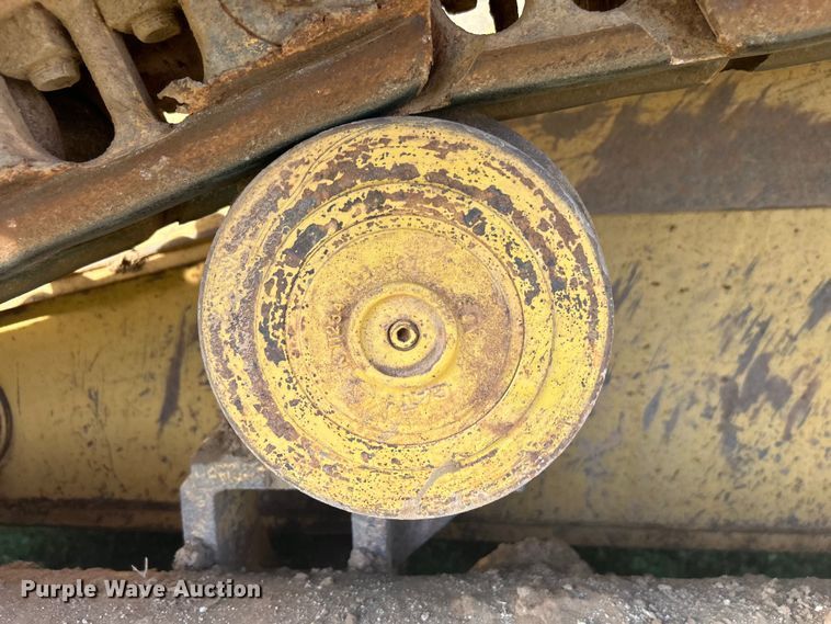 image for item DO1098 1996 Caterpillar  D6R XL dozer