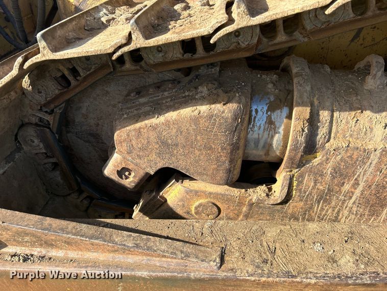 image for item DO1098 1996 Caterpillar  D6R XL dozer