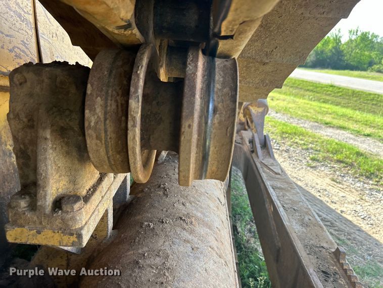 image for item DO1098 1996 Caterpillar  D6R XL dozer