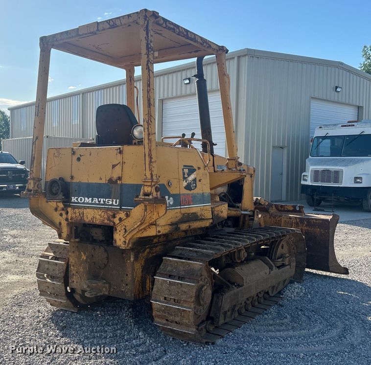 image for item DO1140 1990 Komatsu D31E-18 dozer