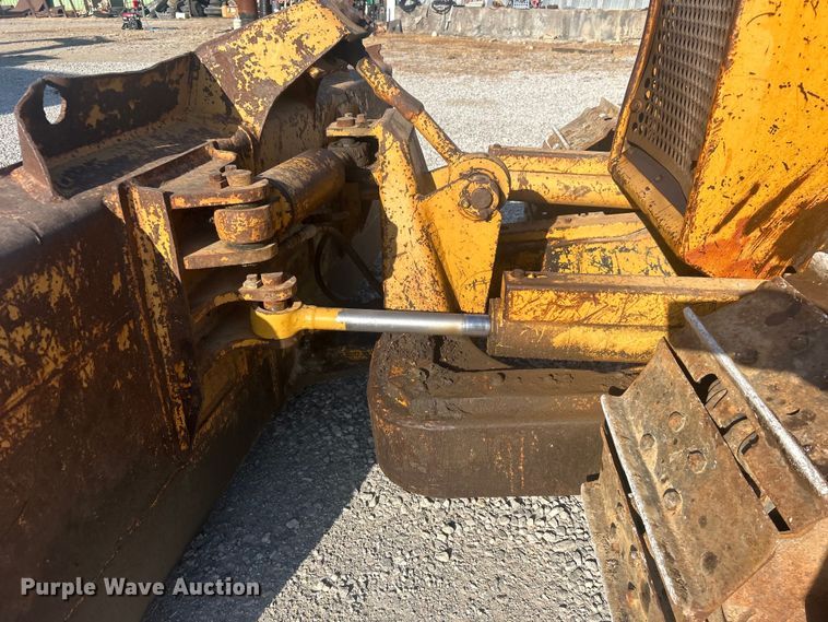 image for item DO1140 1990 Komatsu D31E-18 dozer