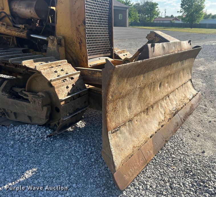 image for item DO1140 1990 Komatsu D31E-18 dozer