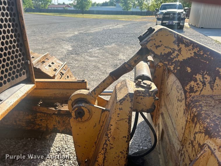 image for item DO1140 1990 Komatsu D31E-18 dozer