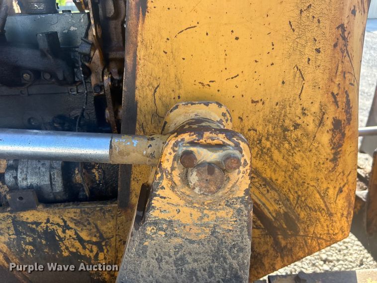 image for item DO1140 1990 Komatsu D31E-18 dozer