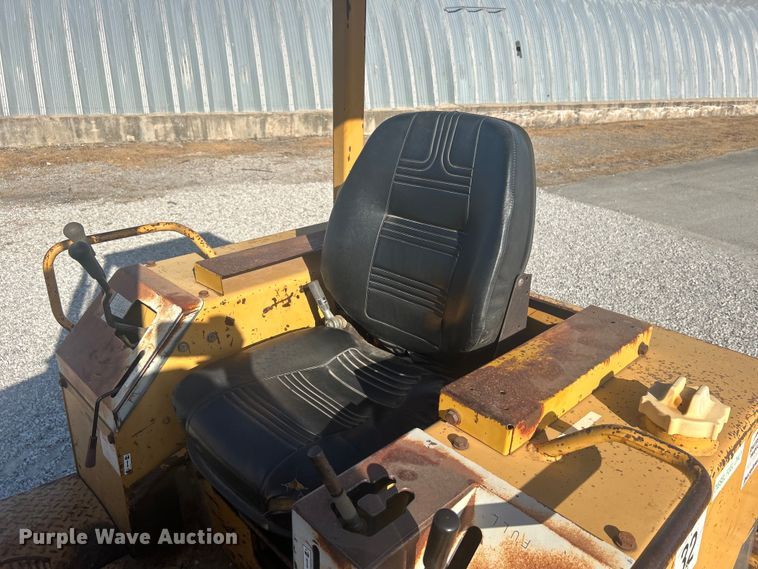 image for item DO1140 1990 Komatsu D31E-18 dozer