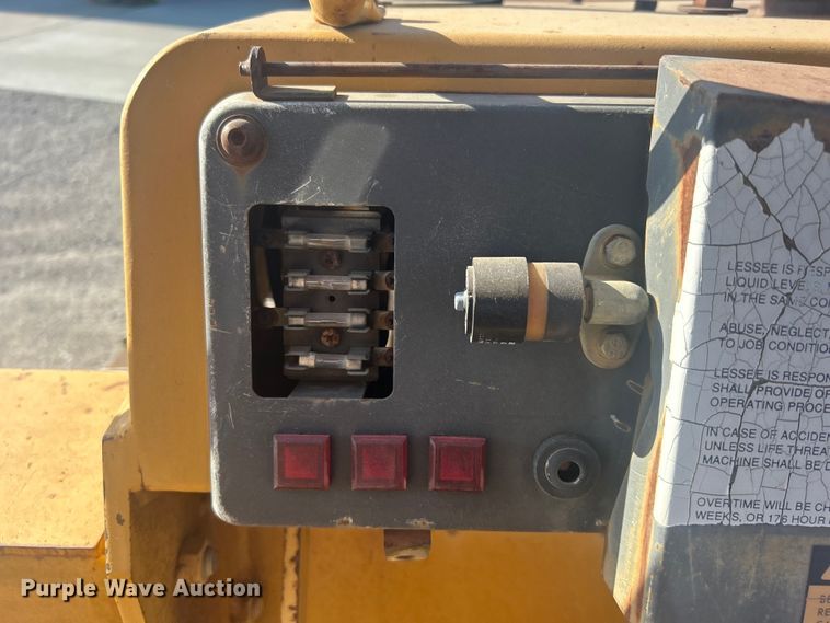 image for item DO1140 1990 Komatsu D31E-18 dozer