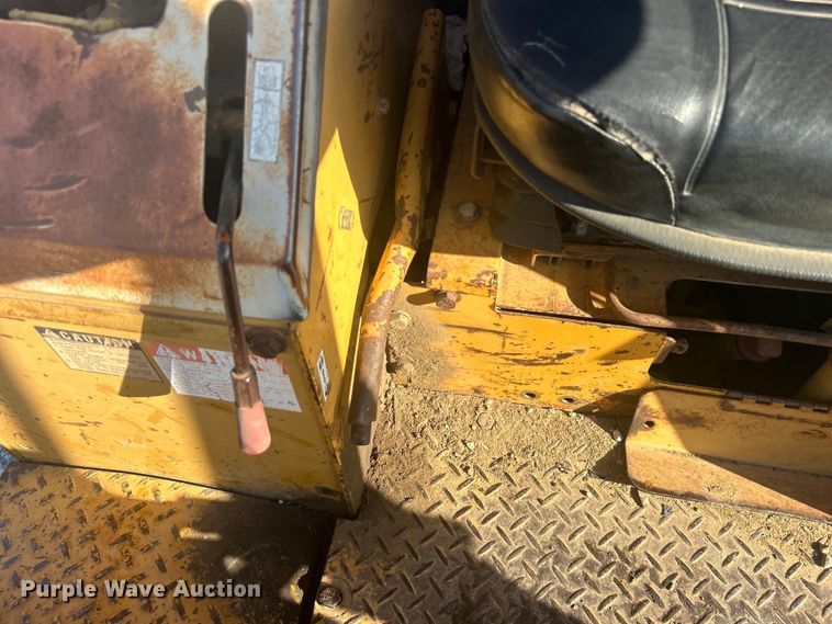 image for item DO1140 1990 Komatsu D31E-18 dozer