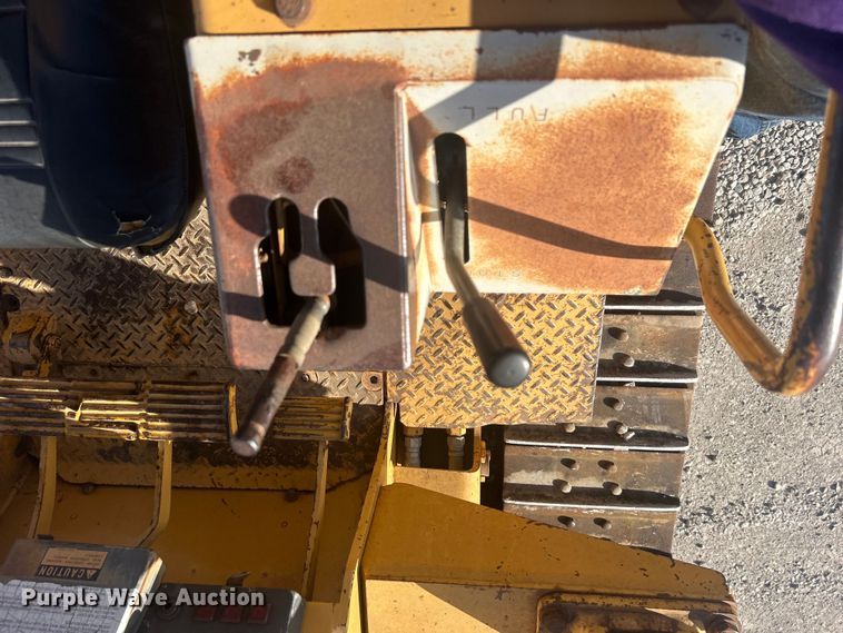 image for item DO1140 1990 Komatsu D31E-18 dozer