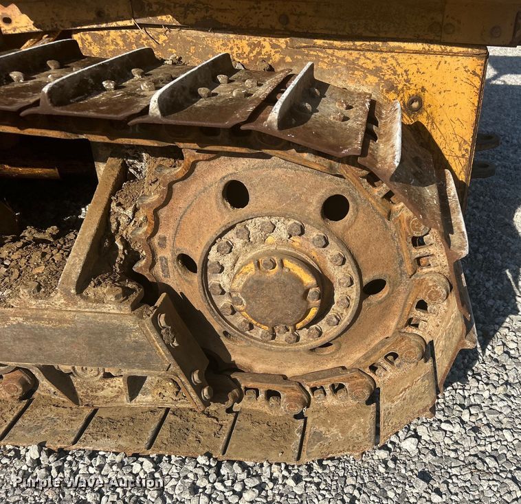 image for item DO1140 1990 Komatsu D31E-18 dozer