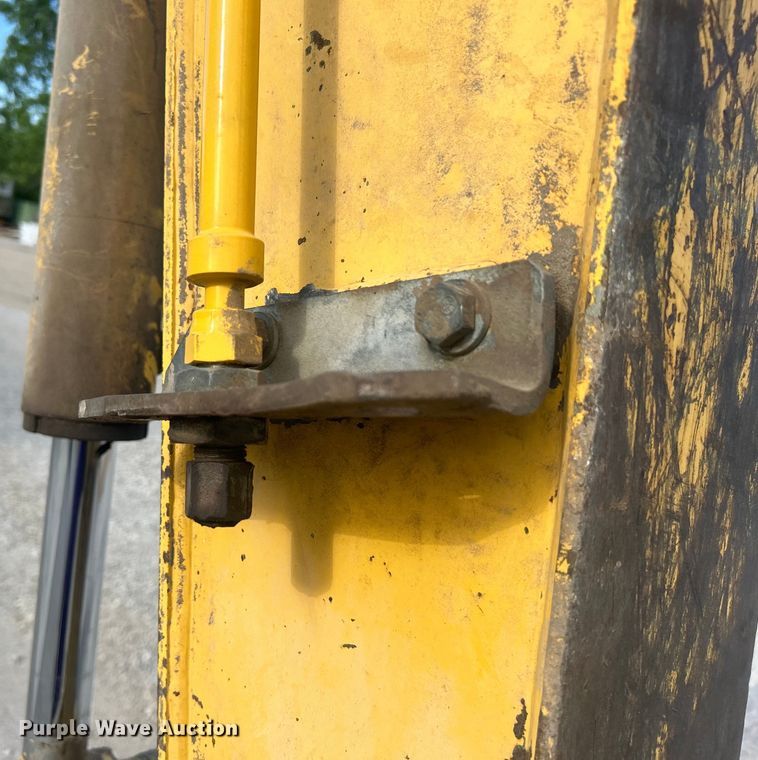 image for item DO1141 2010 Komatsu PC88MR-8 mini excavator