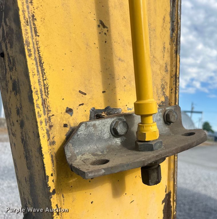 image for item DO1141 2010 Komatsu PC88MR-8 mini excavator