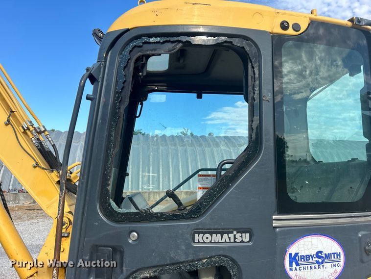 image for item DO1141 2010 Komatsu PC88MR-8 mini excavator