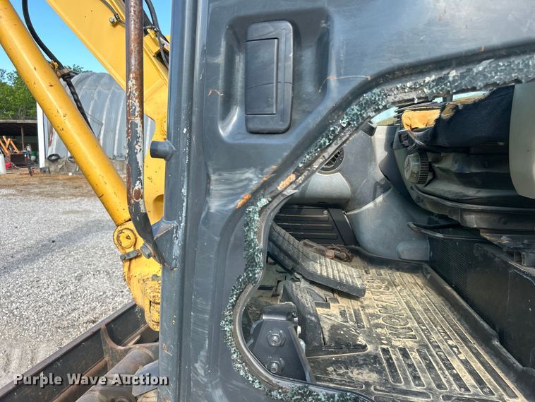 image for item DO1141 2010 Komatsu PC88MR-8 mini excavator