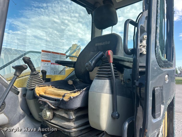 image for item DO1141 2010 Komatsu PC88MR-8 mini excavator