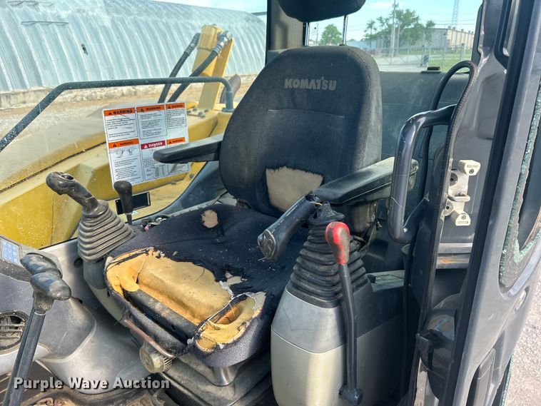 image for item DO1141 2010 Komatsu PC88MR-8 mini excavator