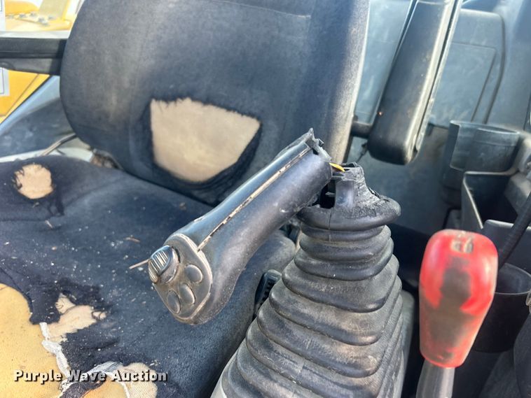 image for item DO1141 2010 Komatsu PC88MR-8 mini excavator