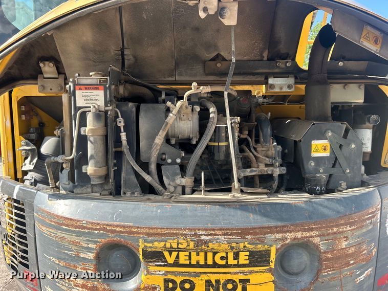 image for item DO1141 2010 Komatsu PC88MR-8 mini excavator